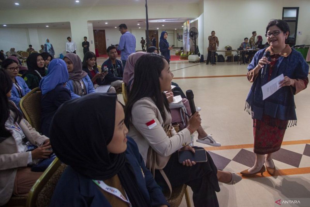 Tren busana anak muda dipengaruhi perilaku imitasi