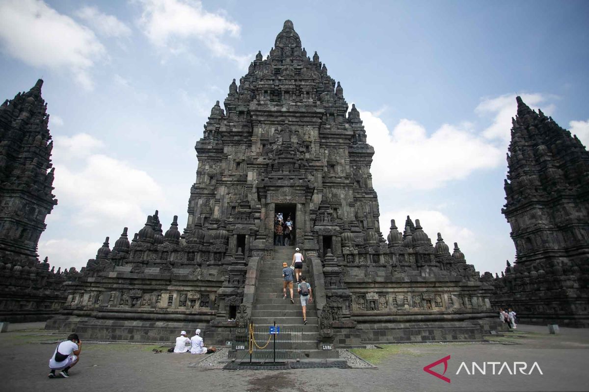 Sejarah Candi Prambanan dan harga tiket masuk wisatawan